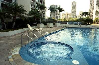 Yacht Harbor Towers, Honolulu, Swimming Pool, Hawaii condominium sales