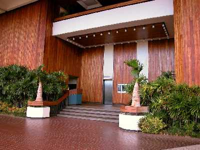 Mount Terrace, Main Entrance, Honolulu, Hawaii condominium sales