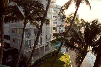 Diamond Head Apartments, Beach Frontage, Honolulu, Hawaii condominium sales