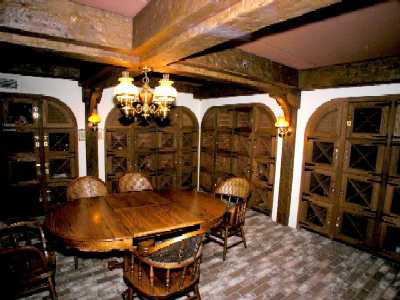 Punahou Cliffs, Wine Cellar with Individual Wine Lockers, Honolulu, Hawaii condominium sales